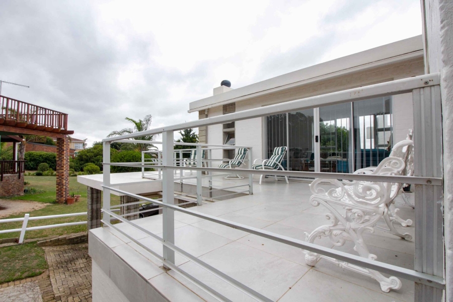 3 Bedroom Property for Sale in Wavecrest Eastern Cape